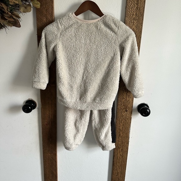 Boutique Boys Sherpa Jogger Sweat Set Pullover Top and Sweatpants EUC size 5/6 - Picture 3 of 10